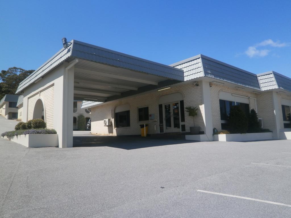 Dog Rock Motel Олбани Екстериор снимка